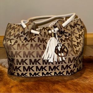 Michael Kors ring tote